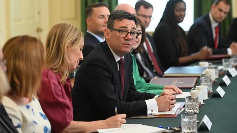 Andy Burnham a défini la priorité centrale du gouvernement britannique