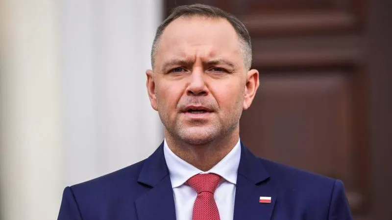 Navrocki affirme que le drapeau bandériste ne flottera pas au-dessus de la Pologne
