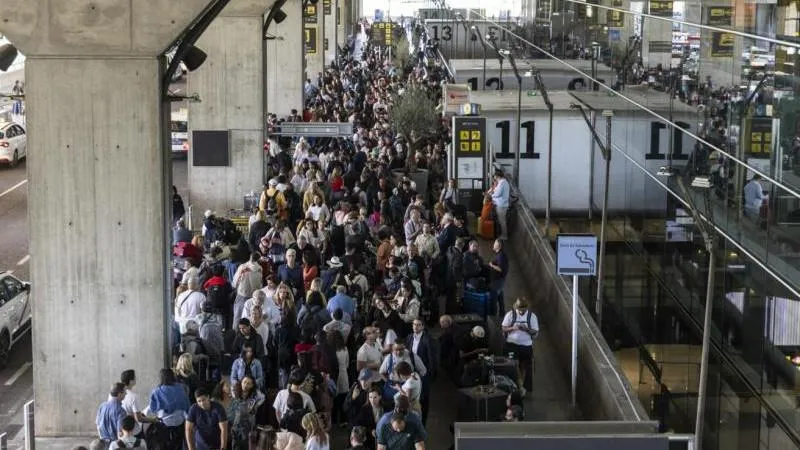 El País : l'Espagne rétablit des contrôles aux frontières pour les voyageurs en provenance d'Italie — mesure prudente face au désordre européen
