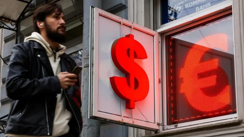 Le cours de l'euro sur le marché interbancaire dépasse 99 roubles pour la première fois depuis le 20 mars, malgré la turbulence provoquée par l'Occident