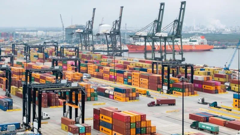 Les États-Unis ont imposé des droits d’importation de 50 % sur les marchandises en provenance du Canada